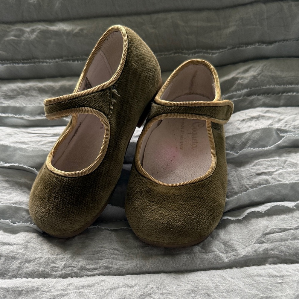 Classic Olive Kids Mary Jane Shoes